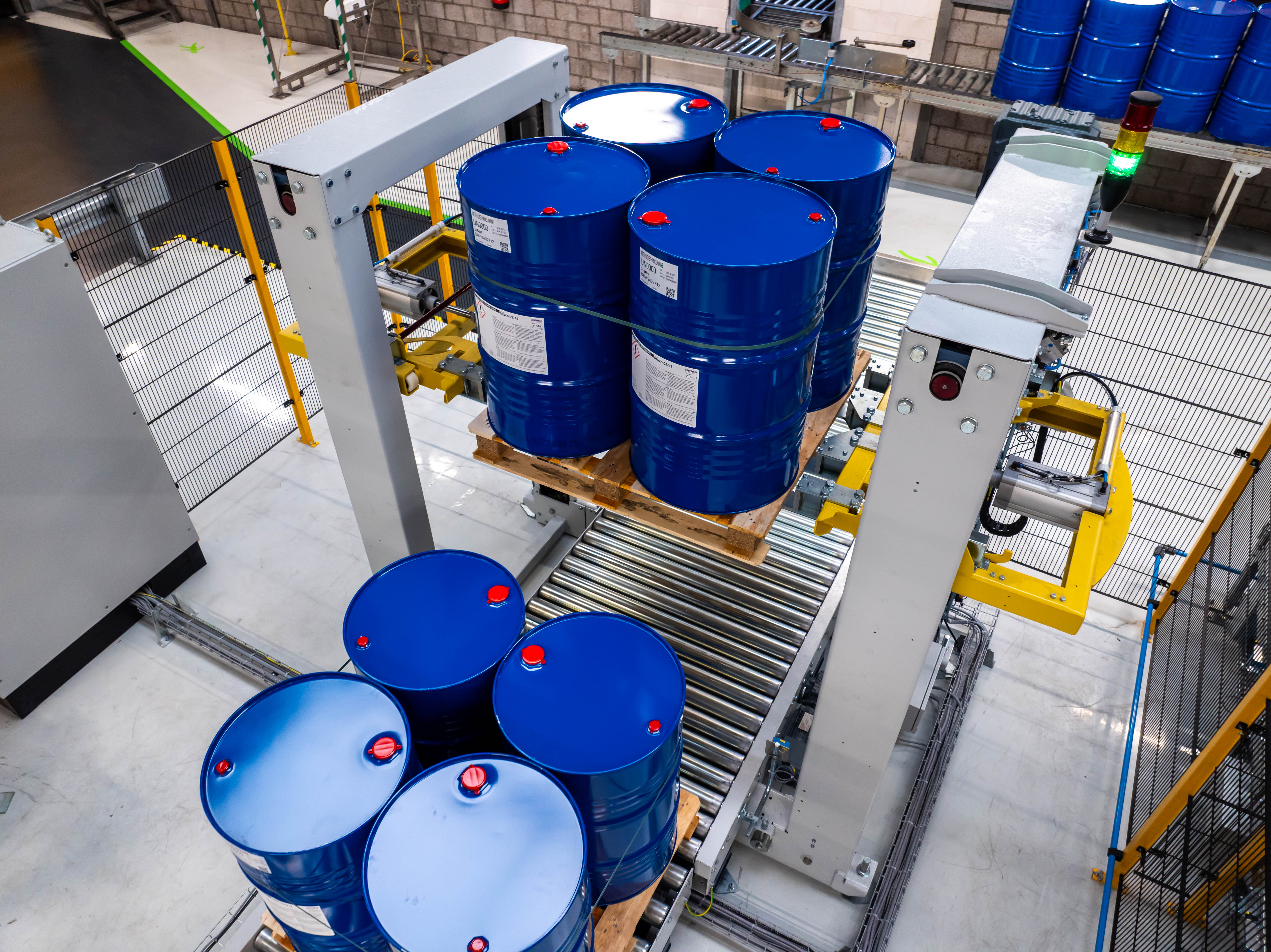 Drum proces in warehouse.jpg